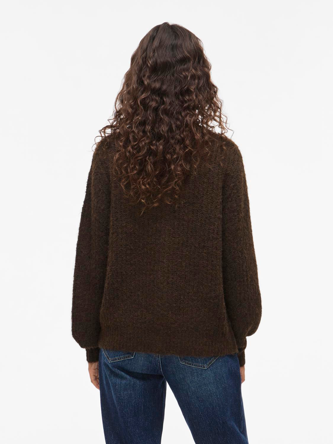 model_shot-back